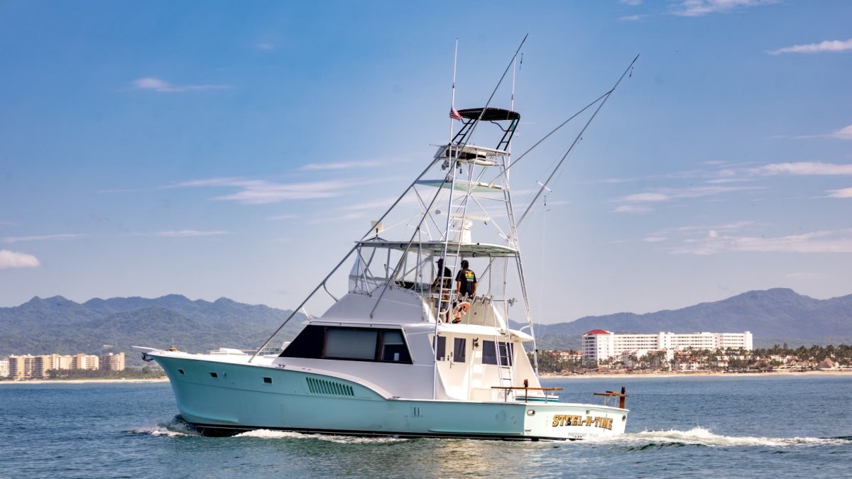 Steel n Time, 53-foot Hatteras sport fisher, the offshore fishing charter in Nuevo Vallarta